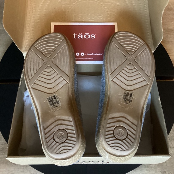 Taos Footwear Gray Mules - Picture 6 of 10